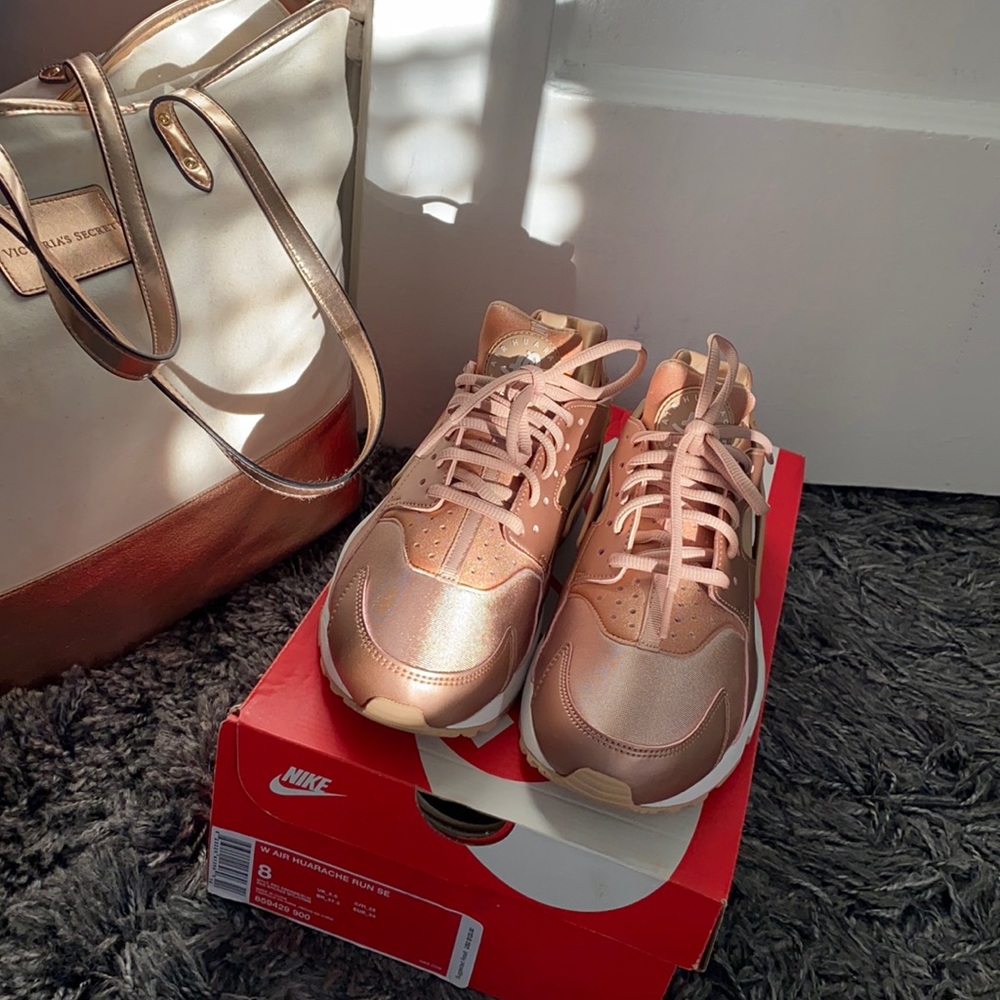 NIKE ROSE GOLD HUARACHES